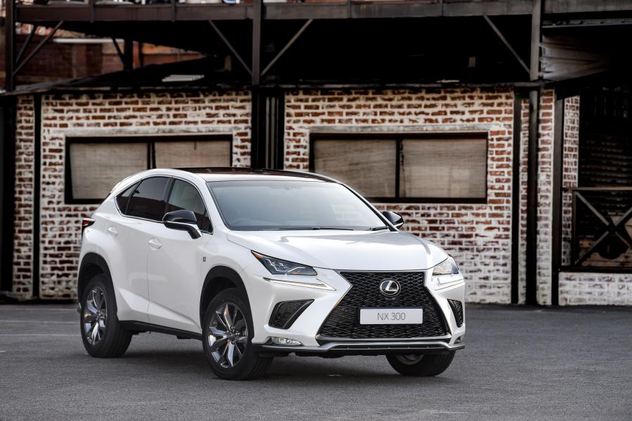  Lexus NX300 F-Sport 2017 года  (ZA) (фото 4 из 40)